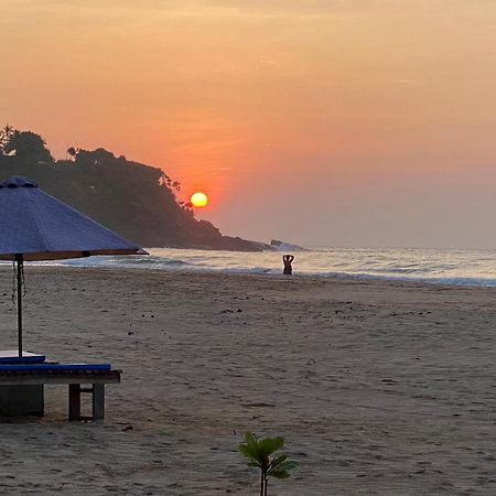 ホテル Talalla Bay Beach エクステリア 写真