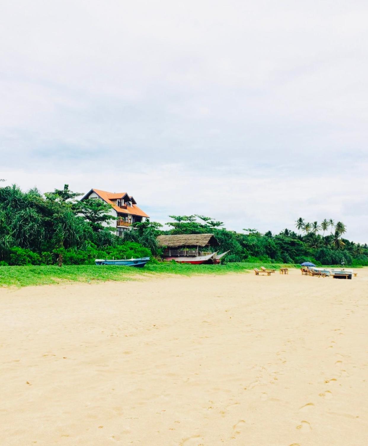 ホテル Talalla Bay Beach エクステリア 写真